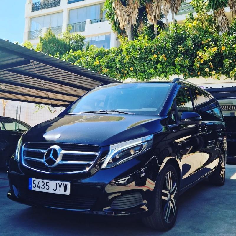 Rent Mercedes-Benz V220d Avantgarde in Marbella